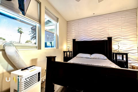 Downtown Mesa, Compact Studio Layout with Nightly Security