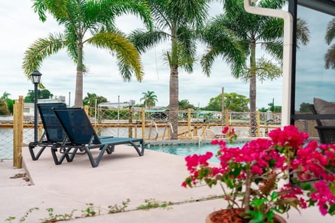 Angel's Waterfront Home Fishing Dock Heated Pool image 4