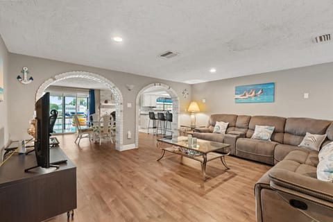 Angel's Waterfront Home Fishing Dock Heated Pool image 2