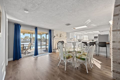 Angel's Waterfront Home Fishing Dock Heated Pool image 5
