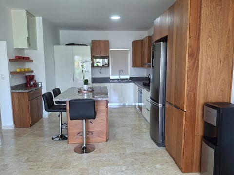 Encuentro Gem- 2 bed Pet friendly condo