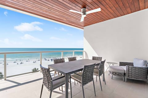 BEACH CONDO BEACH HARBOR