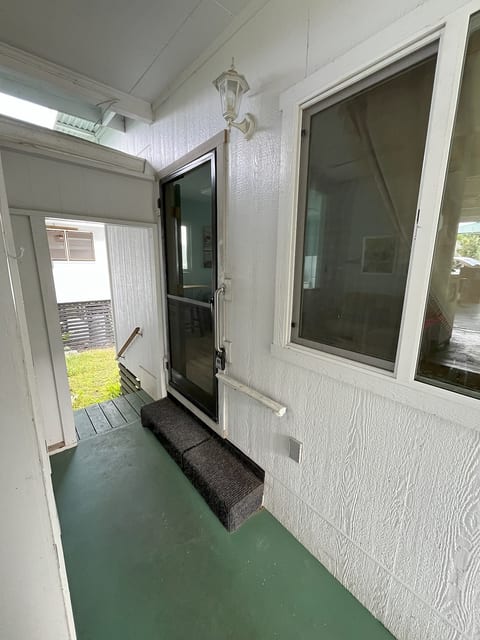 1BR, 1Bath, Full Kitchen, Guest Suite image 2