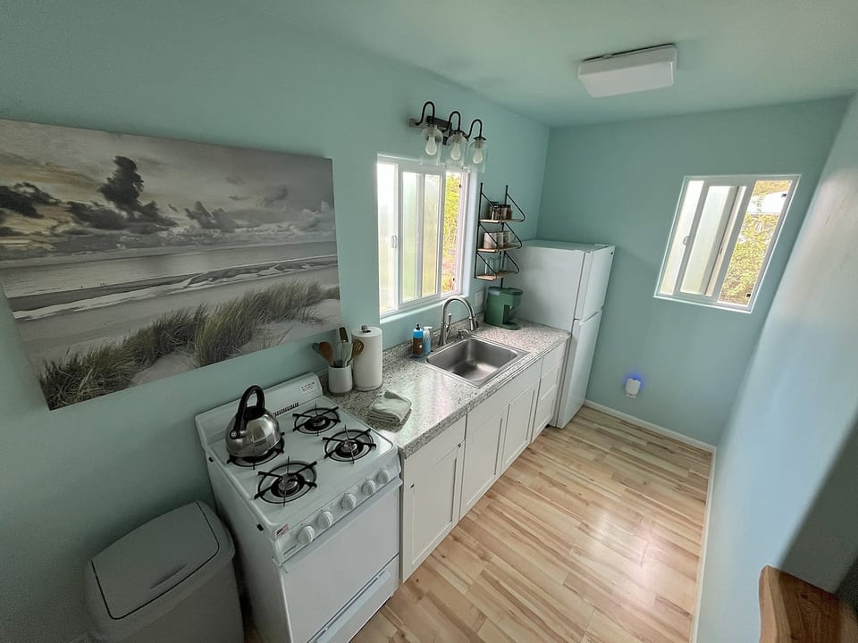 1BR, 1Bath, Full Kitchen, Guest Suite image 1