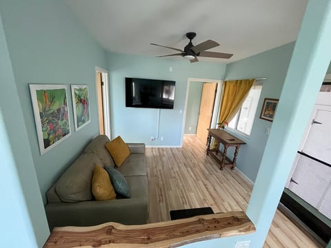 1BR, 1Bath, Full Kitchen, Guest Suite image 3