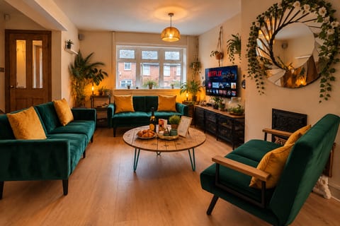 Cosy Living Room Gather on the plush velvet sofas for movie nights, good conversation and a little relaxation after exploring Durham. Your cosy home-from-home awaits.