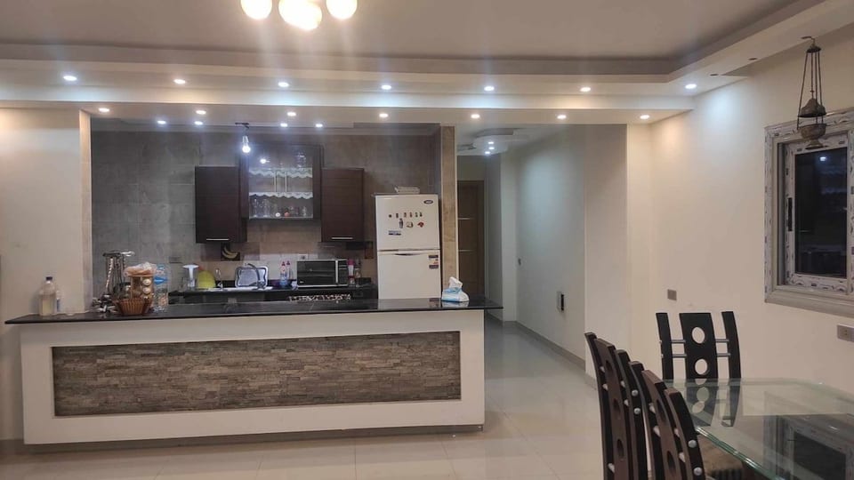 Luxurious central-located comfy apartment image 1