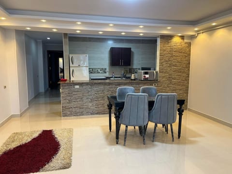 Comfy & luxurious two apartments in Gesr El-Suez