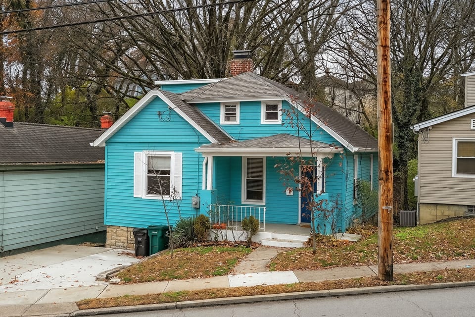 Oakley Reprieve | 3BR + Backyard & Deck - Cincinnati
