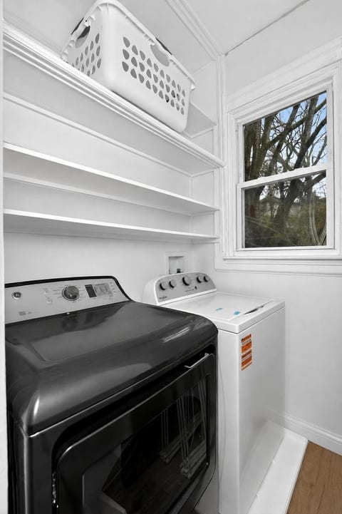 Oakley Reprieve | 3BR + Backyard & Deck