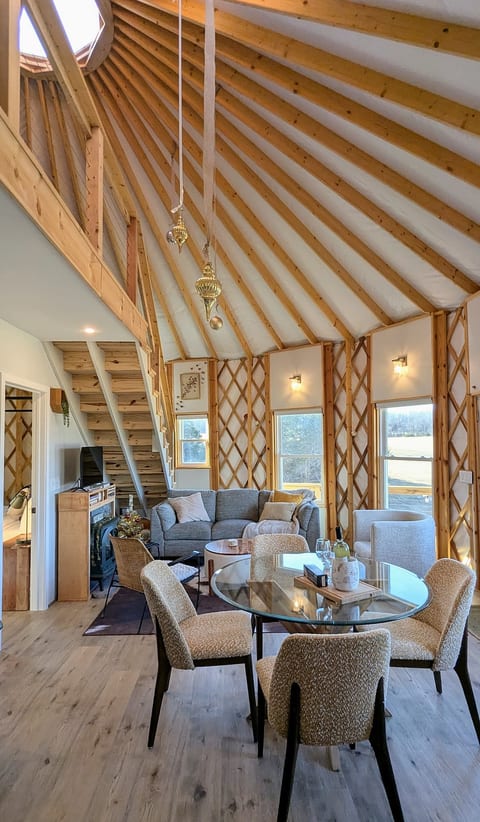 Magical Yurt Stay-30 min from SNP!-Mountain Views- image 3