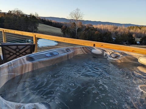 Magical Yurt Stay-30 min from SNP!-Mountain Views- image 2