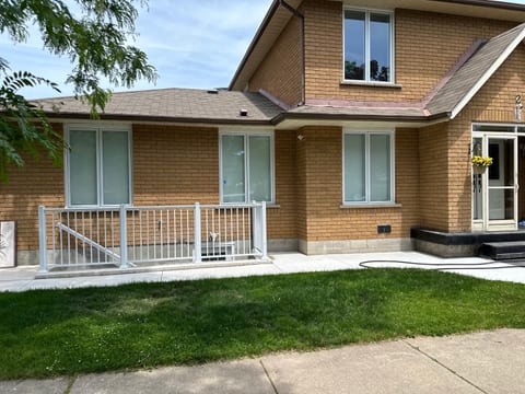 Luxury 3BR Suite | EV Charger | Long Stays