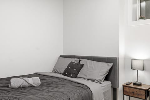 Cozy Suite 1 Bed 1Bath Inner City 10 Min To DT