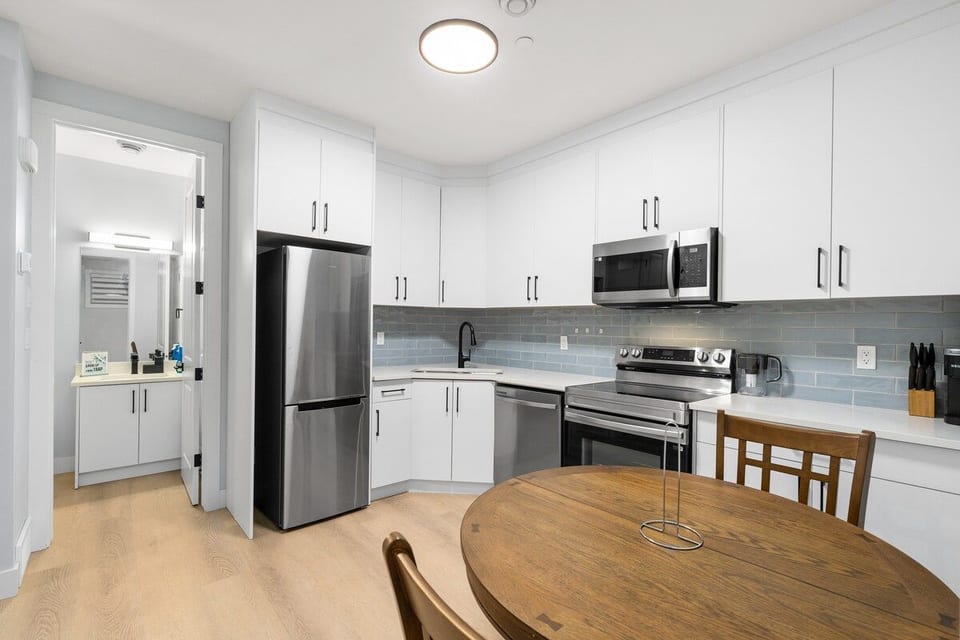 Bright 1-Bedroom Retreat-M - Calgary