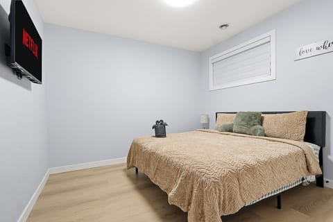 King Bed Suite 10 Minutes To Downtown