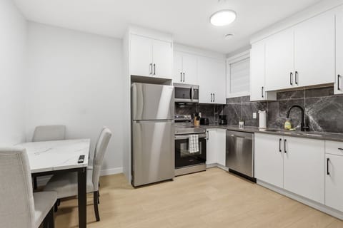 Charming 1-Bedroom Close to Transit & Downtown