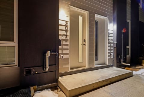 Charming 1-Bedroom Close to Transit & Downtown