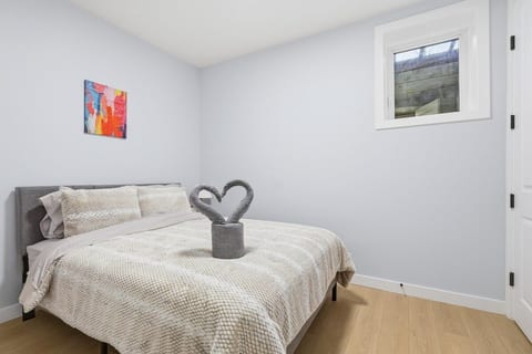 Bright & Spacious 2-Bedroom