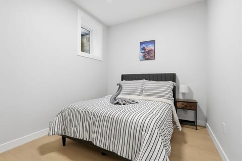 Bright & Spacious 2-Bedroom