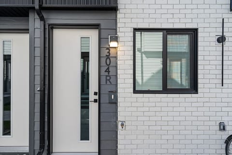 Entire Inner City 1 Bed Suite 10 Mins To Downtown