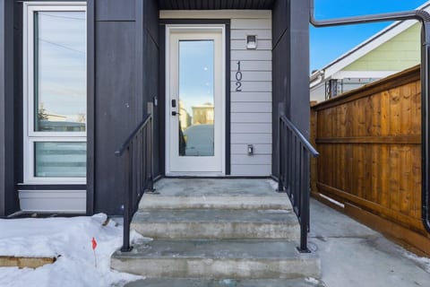 King Bed 10 Minutes To Downtown Luxury Townhouse