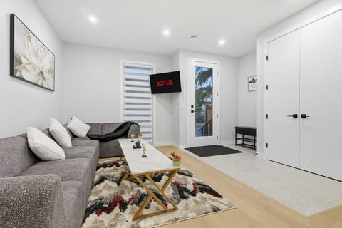 Modern 3BR City Getaway And Bright & Spacious