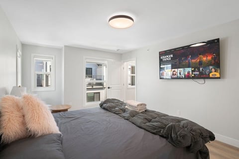 Centrally Located 3-Bedroom | Easy City Access