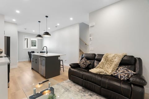 Centrally Located 3-Bedroom | Easy City Access