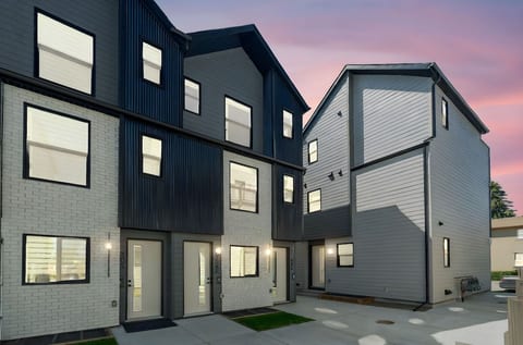 Centrally Located 3-Bedroom | Easy City Access