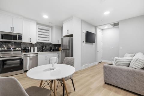 Urban Nest, Minutes to Downtown