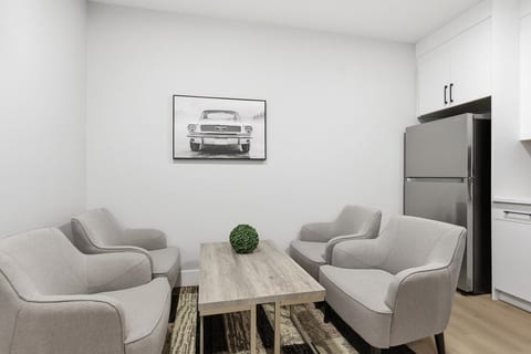 Cozy Downtown Calgary Hideaway