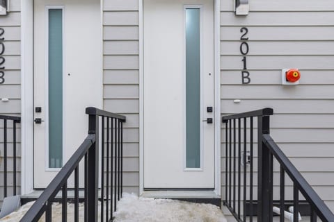 Modern & Comfortable 2-Bedroom Home in Great Area