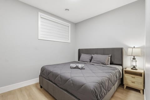 Modern & Comfortable 2-Bedroom Home in Great Area