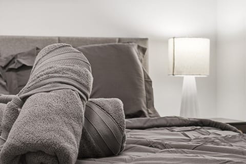 Modern 1BR Suite | Near SAIT & Downtown | Parking