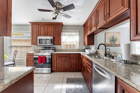 9 Min to Disney Entrance-Tranquil 3BR Family House