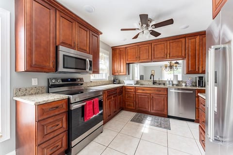 9 Min to Disney Entrance-Tranquil 3BR Family House