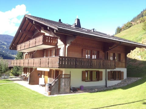 Favre OG Ost Appartement/Fewo, Dusche oder Bad, WC, 1 Schlafraum 2-Bett-Wohnung