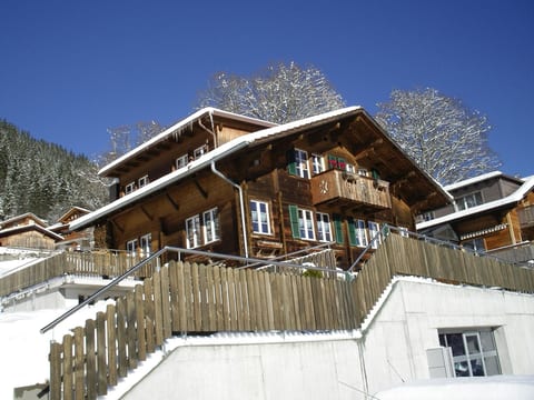 Hagrösli Appartement/Fewo, Dusche, WC, 1 Schlafraum 2-Zimmerwohnung