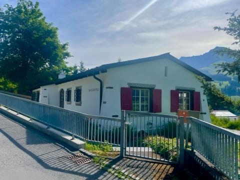 Baslerdybli Appartement/Fewo, Bad, WC, 3 Schlafräume 4-Zimmerwohnung