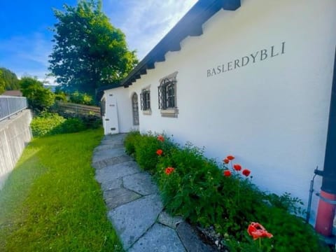 Baslerdybli Appartement/Fewo, Bad, WC, 3 Schlafräume 4-Zimmerwohnung