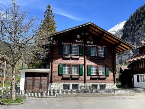 Chalet Bärgli Appartement/Fewo, Bad, WC Chalet Bärgli – Ferienwohnung Doldenhorn