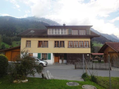 Esther Appartement/Fewo, Dusche, WC, 3 Schlafräume 4-Zimmerwohnung