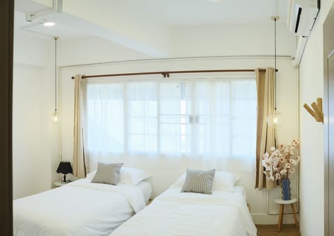 Private Full-Floor Spacious 5BR, CHINA TOWN image 4