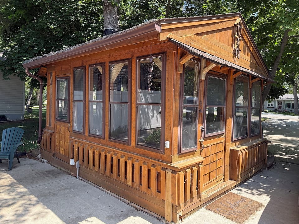 Beautiful “Treehouse Game Room”