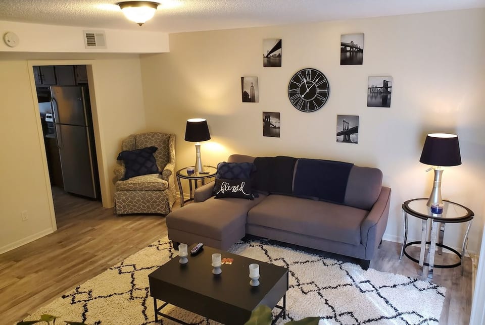 Modern cozy townhome close to everything image 1