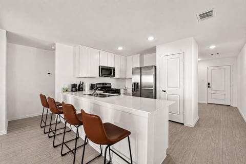 3BR by Gruene & Rivers | Minutes to Schlitterbahn image 4