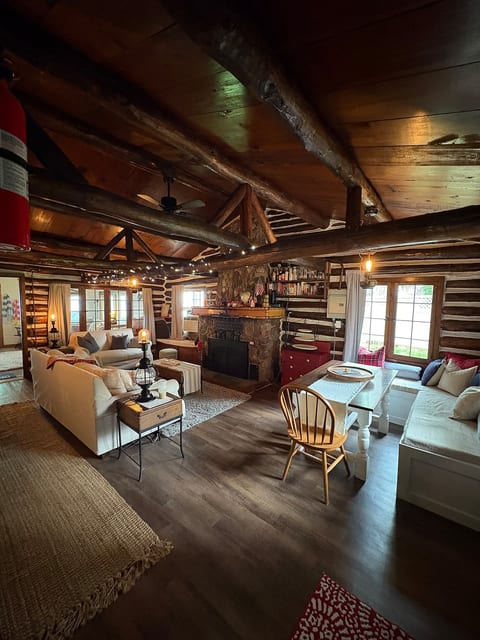 Charming Lake Wissota Log Cabin image 4