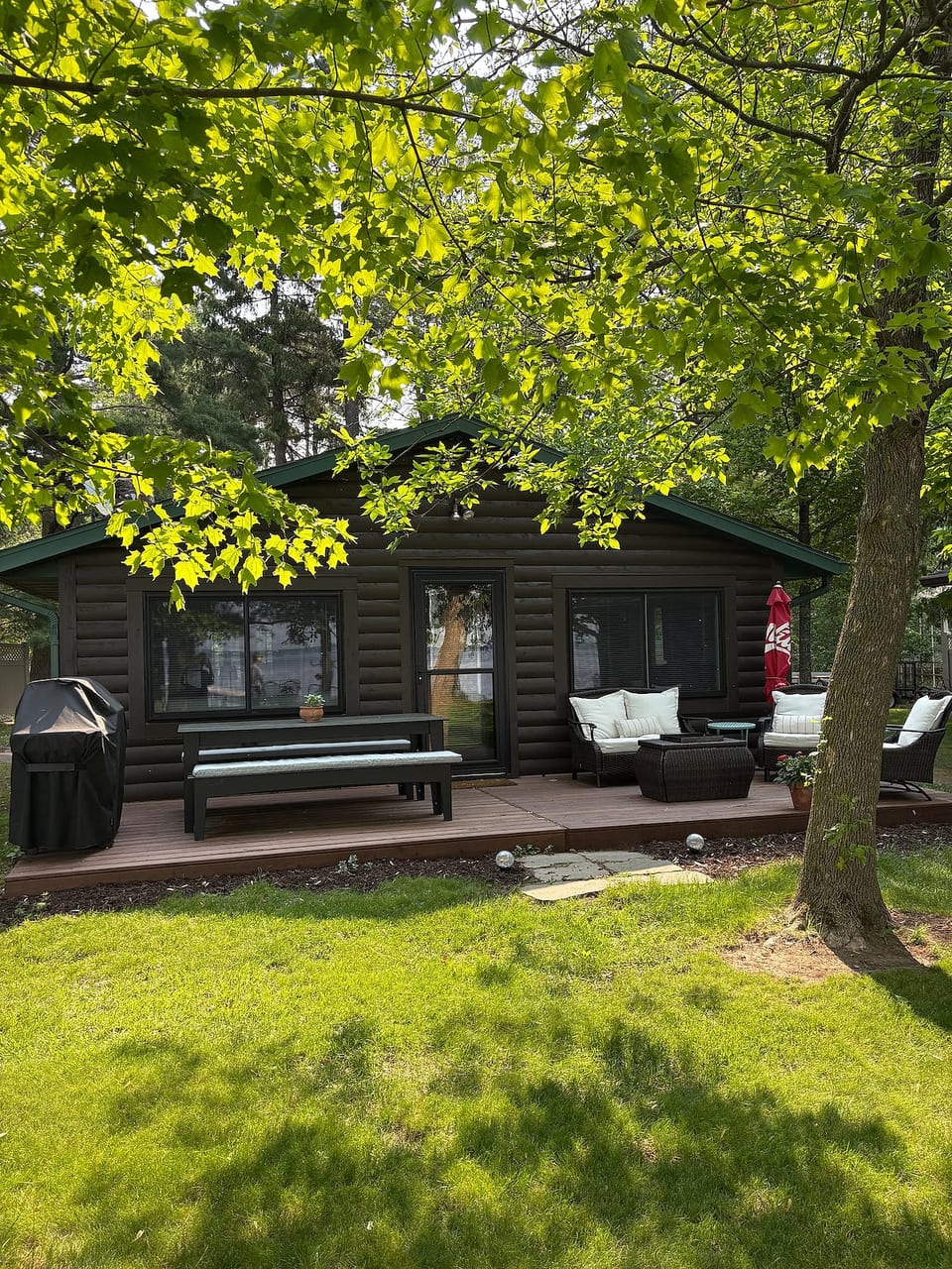 Charming Lake Wissota Log Cabin image 1
