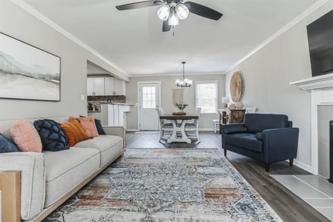 Charming 3BR Farmhouse • Fenced Acre • Madison
